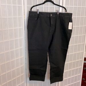 Avenue Capri Stretch Denim with cuff hem New